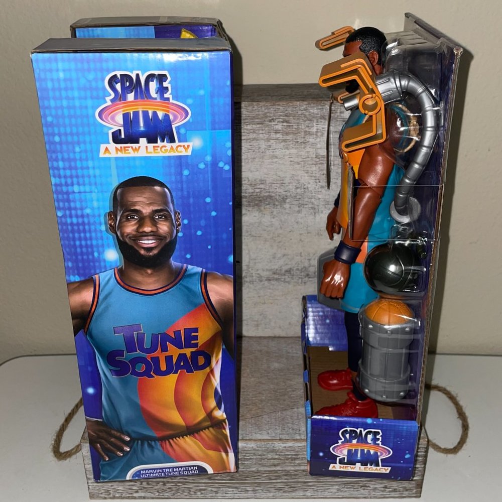 Lot of 2 Space Jam LeBron James & Marvin The Martian Action Figures - Picture 4 of 8